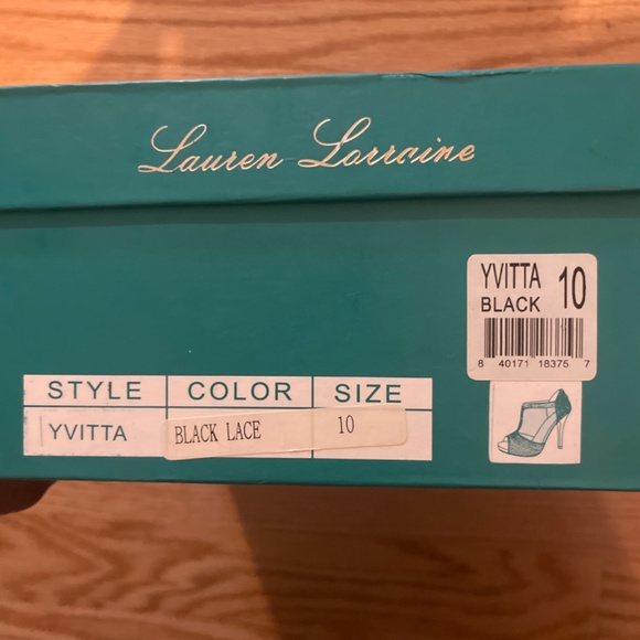 Lauren Lorraine - Picture 3 of 3